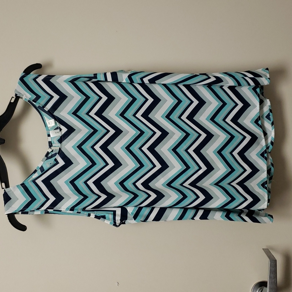 Chevron print womens top